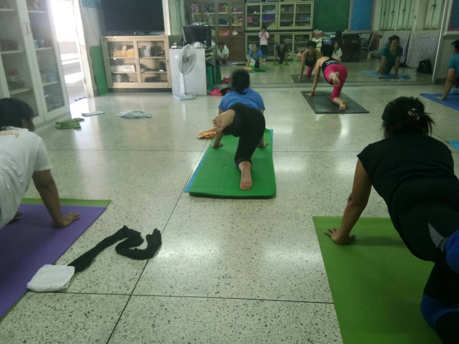 Aerial Yoga — โยคะอากาศ